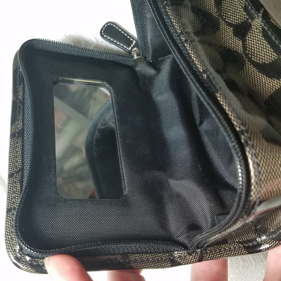 Has anyone seen another one? Coach makeup case - Picture 8 of 9